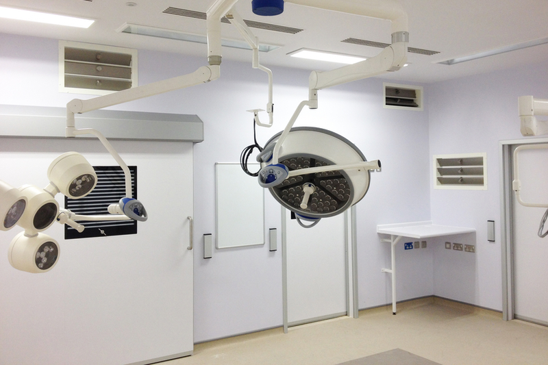 Cleanroom air pressure stabilisers: Do you need positive or negative cascade?