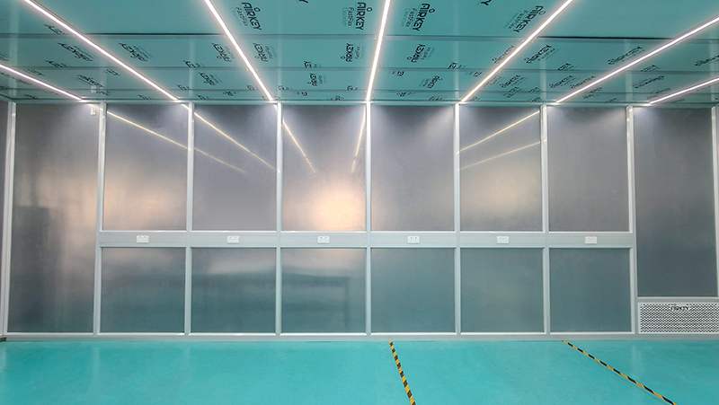 Airkey wins trust of UK customer: ISO 8 Modular Cleanroom delivered for medical device manufacturing