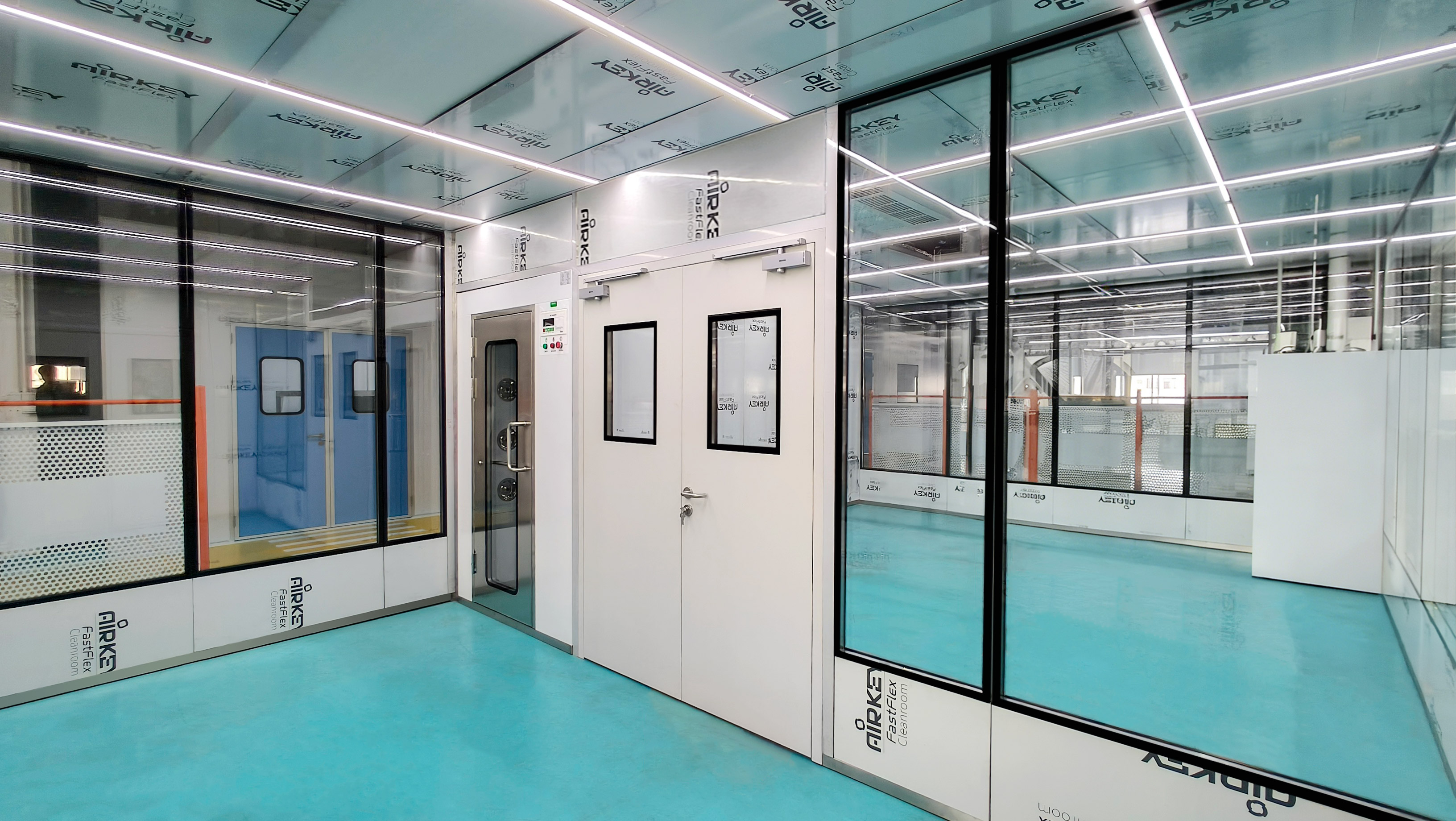 Building the backbone of global connectivity with Airkey’s ISO 6 cleanroom