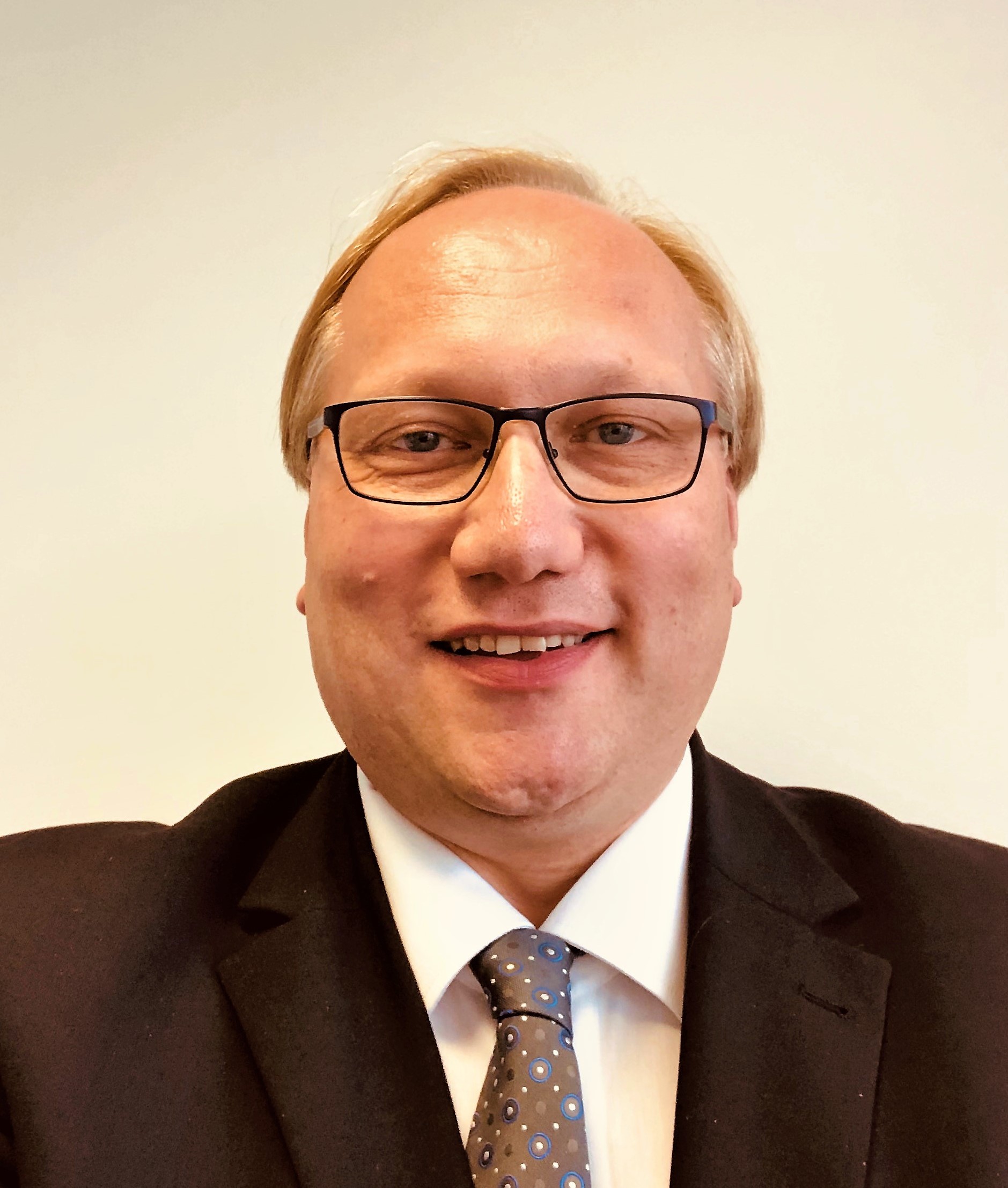 Guy J Dewil, new General Manager of clinical supply facility in Schorndorf, Germany