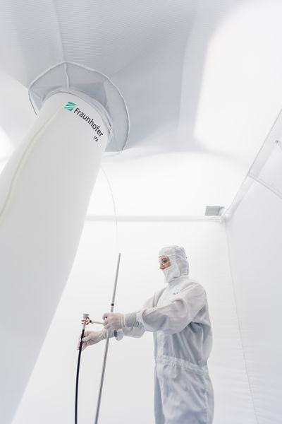 Tests conducted in the cleanroom laboratories of the Centre for Contamination Control affirmed the operational capability of the solution. Photo credit: Fraunhofer IPA, Rainer Bez
