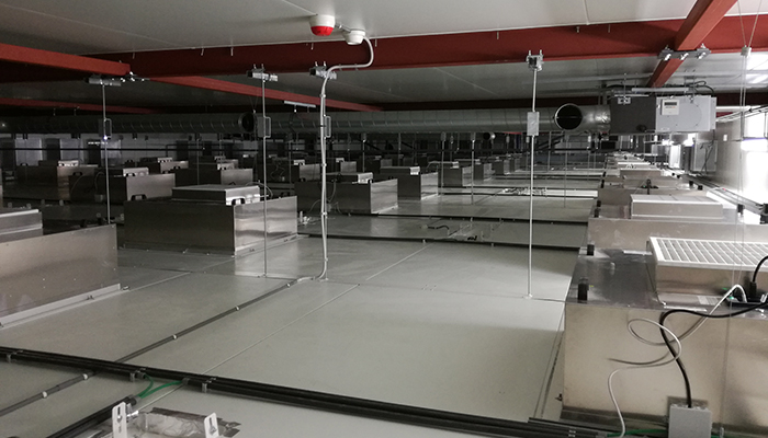 For this cleanroom in the Netherlands, the VIX algorithm was implemented to gain energy-efficient air purification. In this case, over 80 HEPA filter fan units were installed
