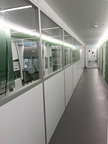 The 100 sqm cleanroom laboratory was planned especially for the restricted space 
