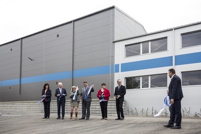 VWR cuts the ribbon in a ceremony to unveil its new Kitting Centre in the Czech Republic 