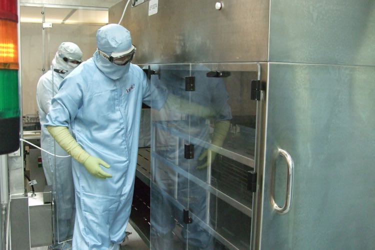 Effective training for keeping cleanrooms clean