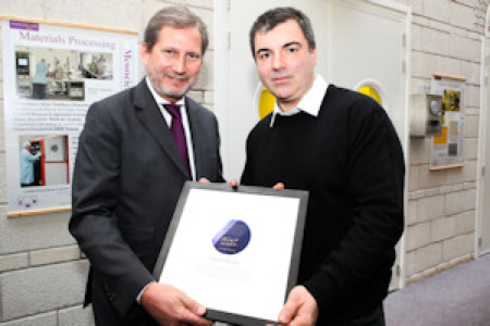 EU Commissioner visits the National Graphene Institute