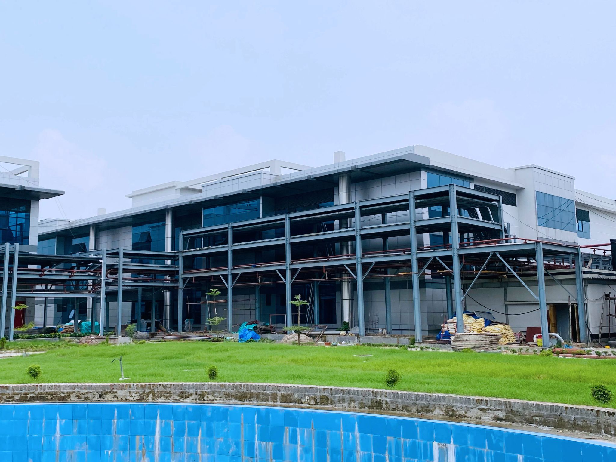 Fabtech Technologies wins "hormone" project cleanroom build