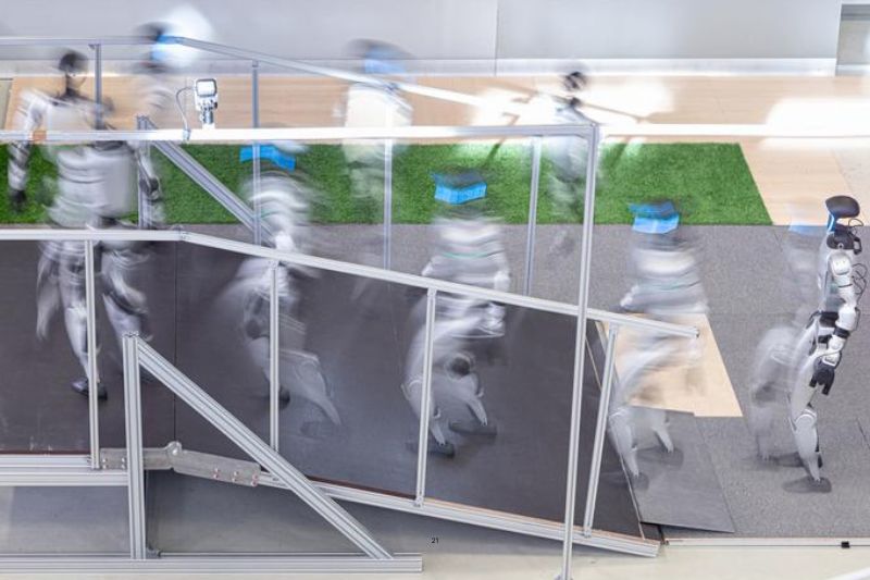 Fraunhofer IPA launches benchmark to assess humanoid robots for cleanroom and industrial applications