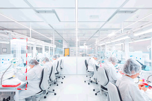 High-tech handicraft - 1500 sqm cleanroom for 190 seamstresses