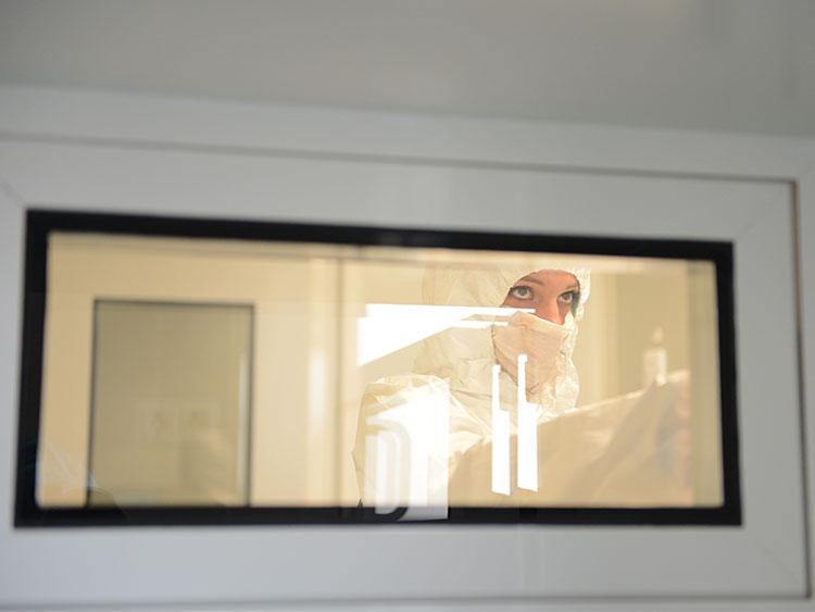 How does the food industry benefit from cleanrooms?