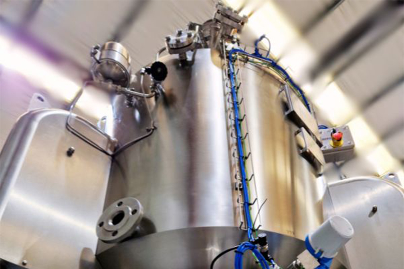 Key features of a solid-liquid filtration vessel