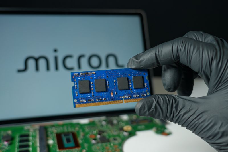 Micron separates cleanroom construction from equipment installation as chip capacity expands
