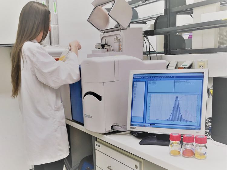 Storability of vegetable carotene is compromised by oxygen in air