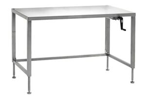 Teknomek adds centre tie-bar option to heavy-duty cleanroom tables