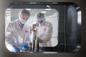 What is the future of automation in closed systems for cell and gene therapy production?