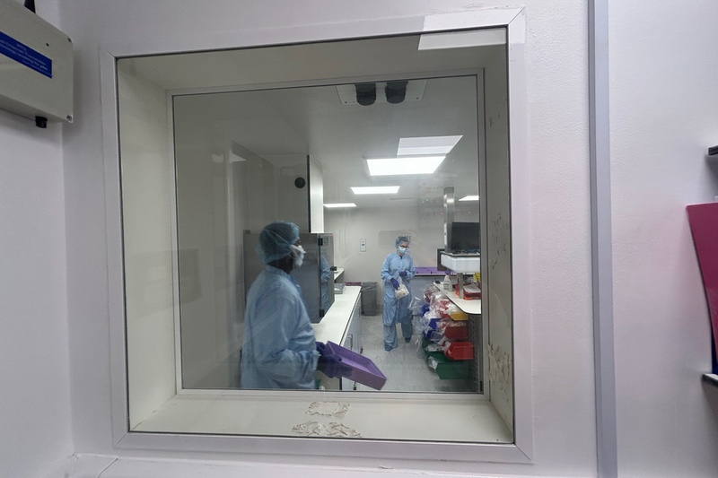 A view into the cleanroom