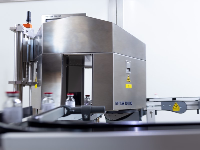 Using product inspection for quality control in liquid medicines